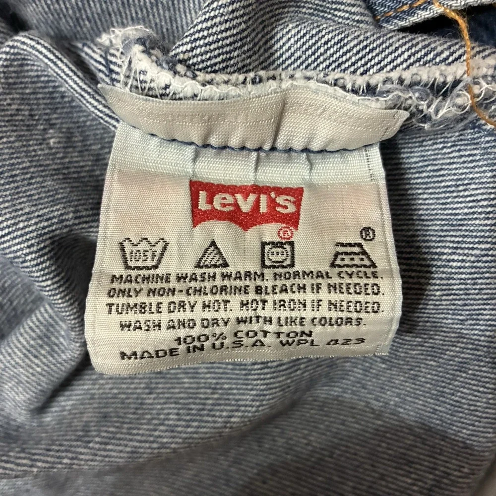 Vintage Y2K 90s Levis 501 Jeans Mens 30x32 Medium Wash Made in USA Button Fly